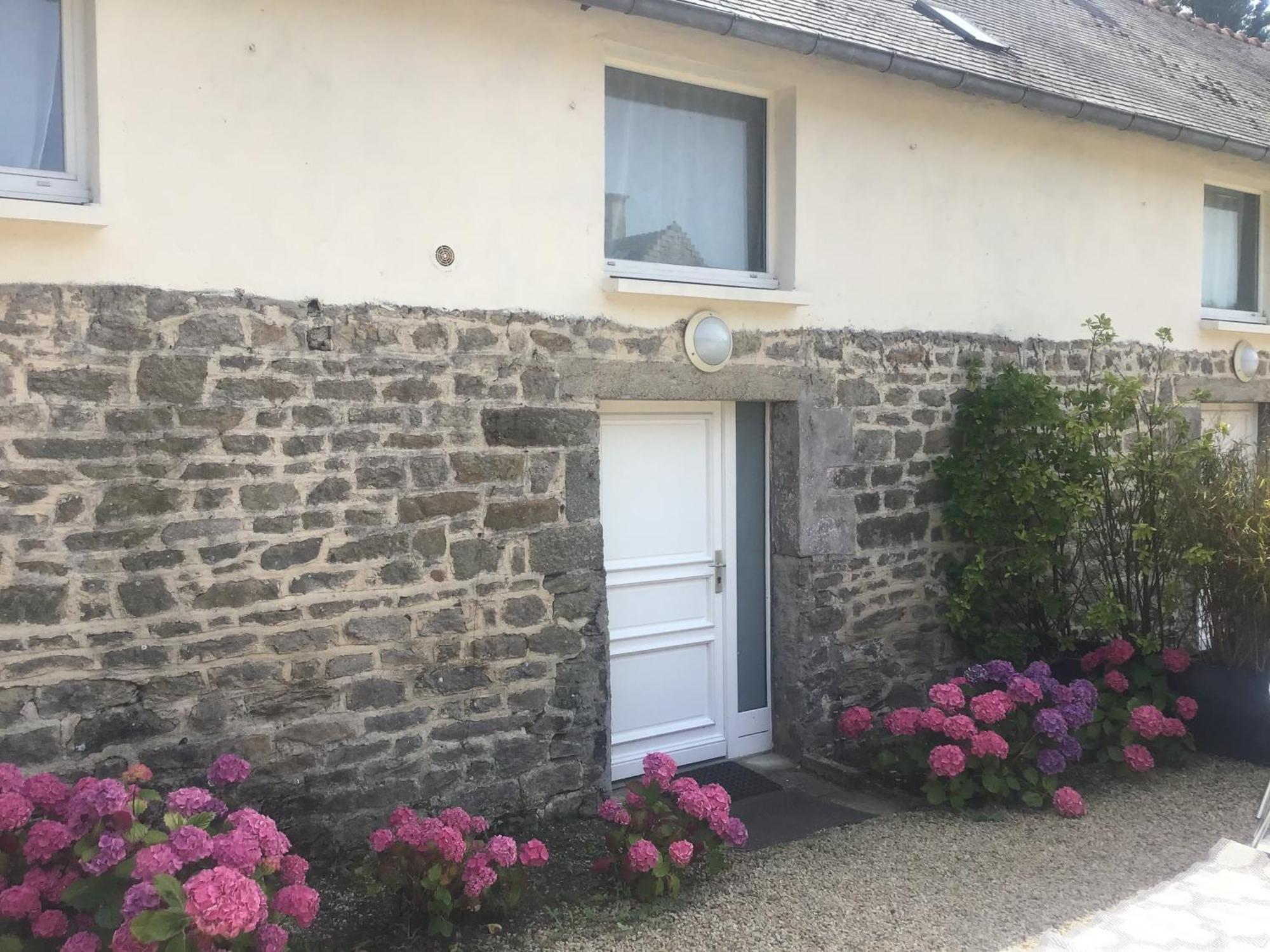 Maison Cosy Avec Exterieur Et Piscine Partagee Mespaul Экстерьер фото