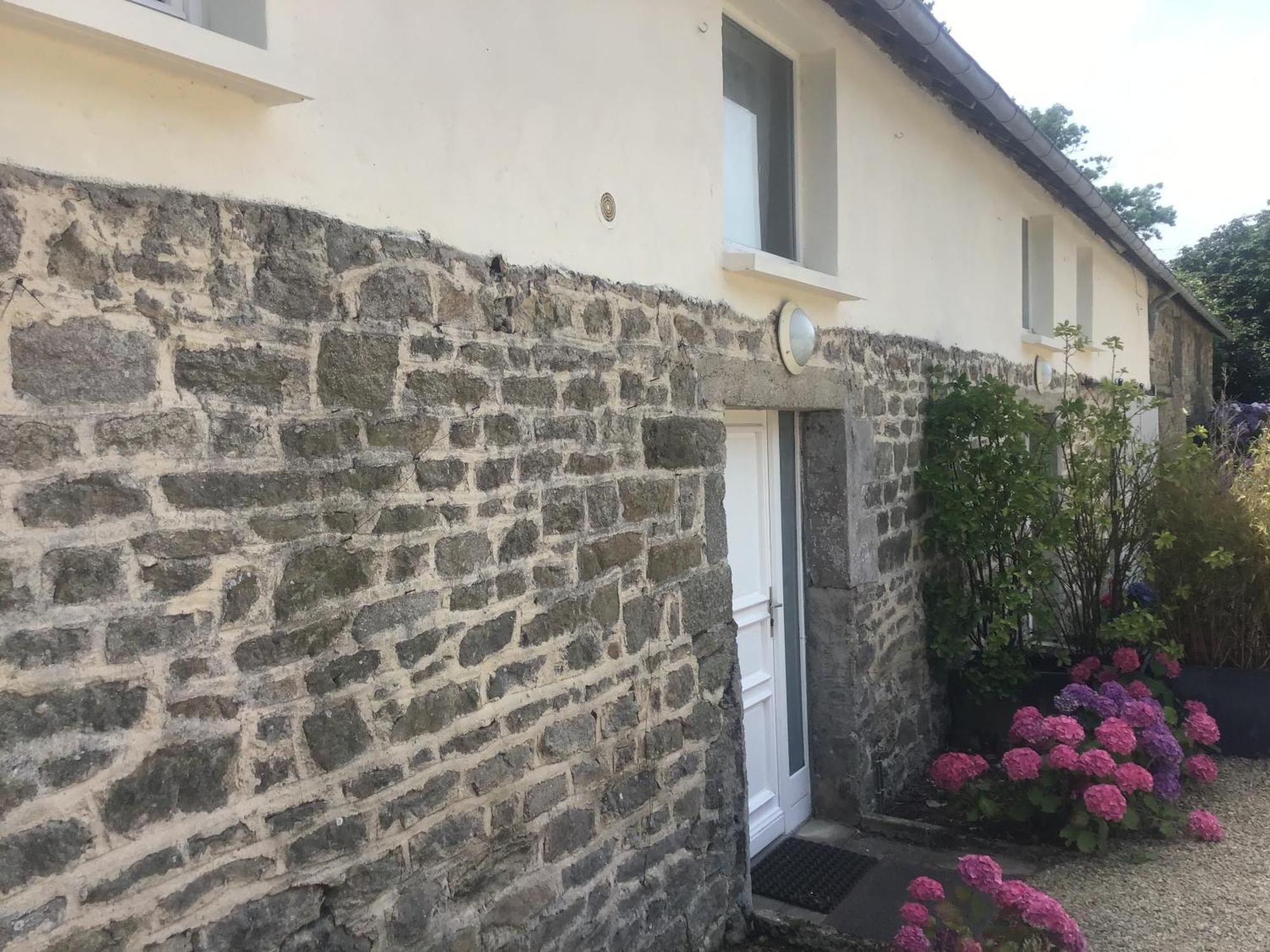Maison Cosy Avec Exterieur Et Piscine Partagee Mespaul Экстерьер фото