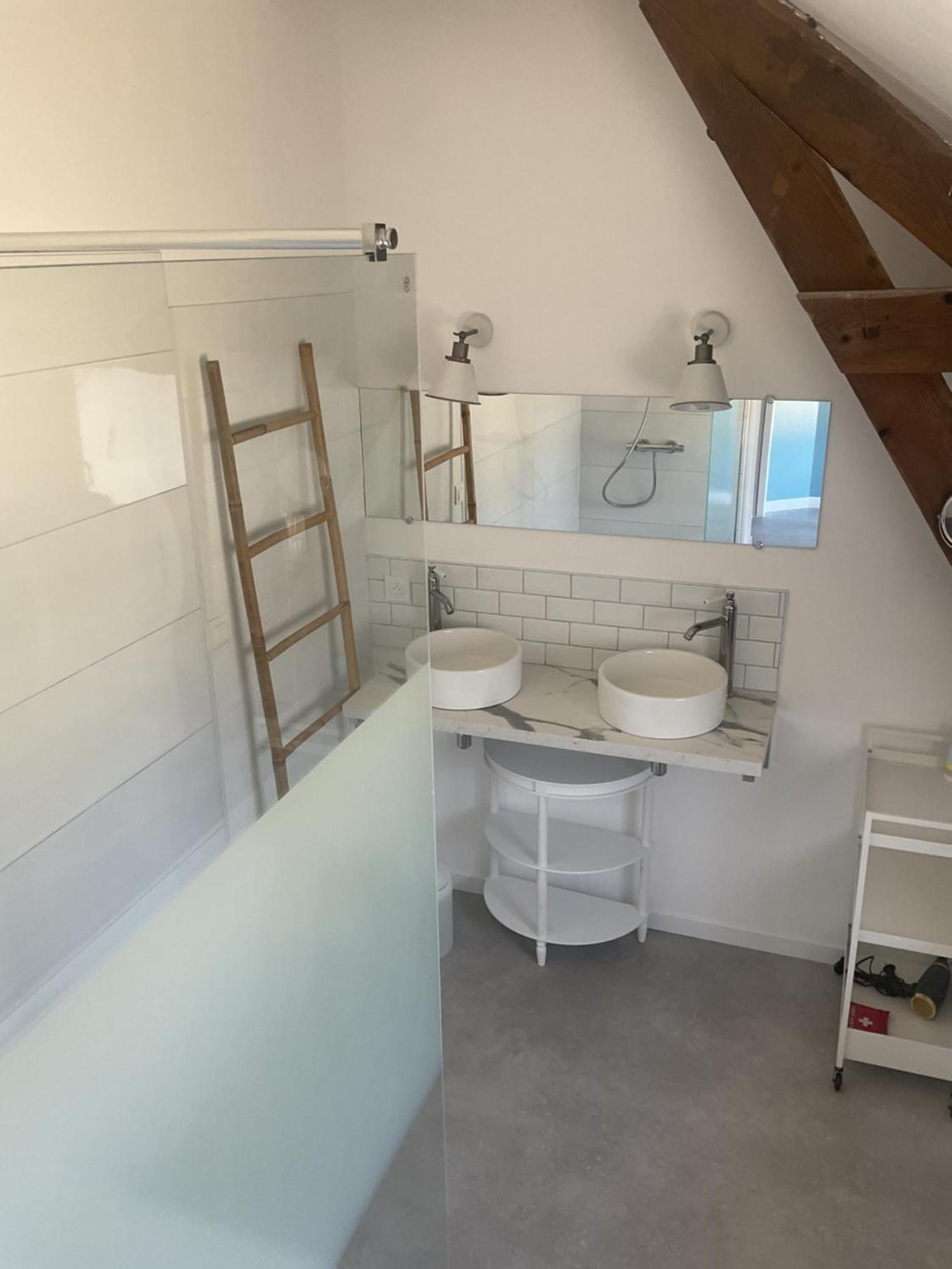 Maison Cosy Avec Exterieur Et Piscine Partagee Mespaul Экстерьер фото